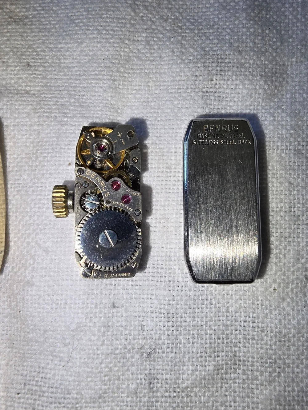 Vintage Ladies Benrus 17-Jewel Manual Wind Watch